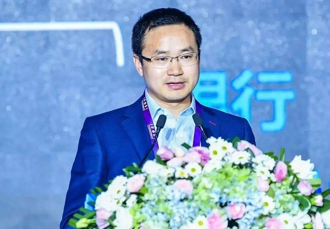 毕业于清华大学的美团高级副总裁穆荣均,曾入选胡润80后富豪榜