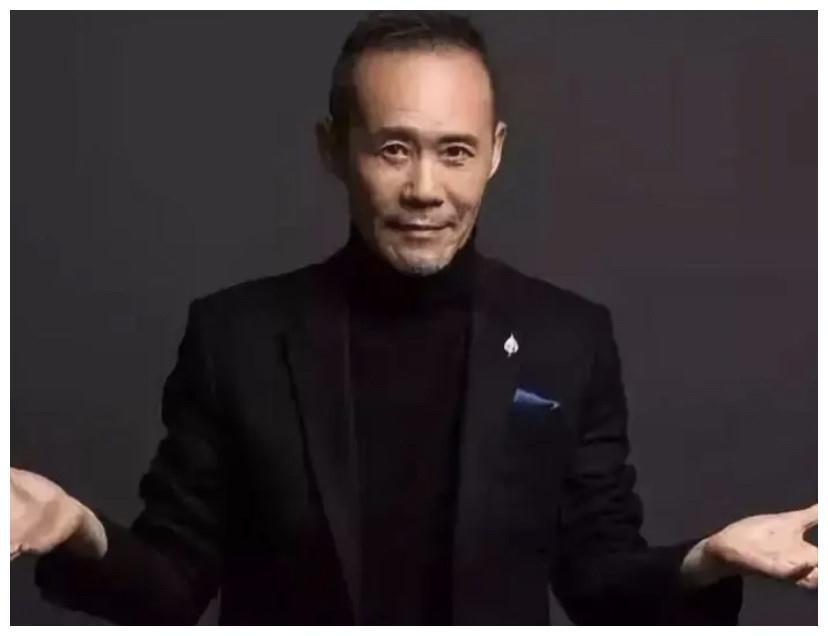 70岁的王石和田朴珺产女,王石曾经说:我的愿望是陪女儿出嫁_腾讯新闻