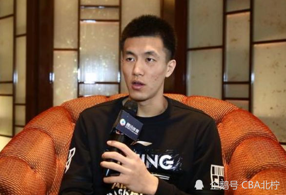 郭艾伦接受采访图