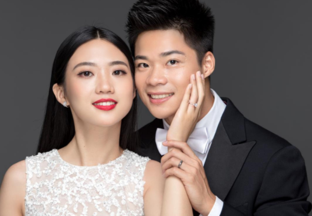 隔离也不耽误送礼物苏炳添妻子七夕节晒照秀恩爱谢谢你精心准备的惊喜