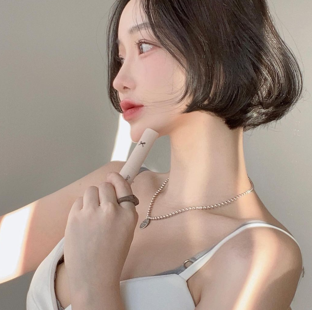 可爱女孩的性感小短发