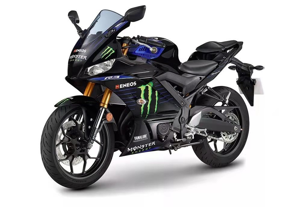 王一博的赛车是雅马哈yzf-r3,双缸引擎300cc,最大马力41匹,提速性能