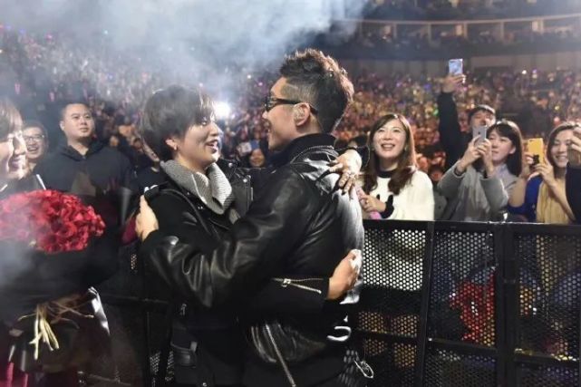 12年后再看许昕姚彦：这对“乒坛神仙眷侣”，才是真的双向奔赴_腾讯新闻