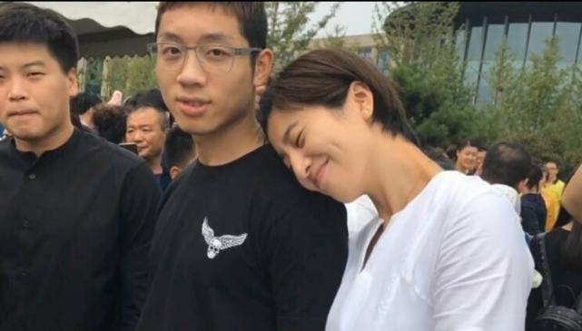 12年后再看许昕姚彦：这对“乒坛神仙眷侣”，才是真的双向奔赴_腾讯新闻