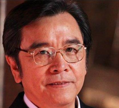 而王钟的弟弟则是演员王青,王青曾在《古灵精探》中饰演大嘴英,目前王