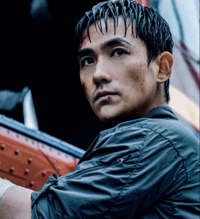 《无限深度》官宣定档,朱一龙首演国产灾难片,实力让人放心