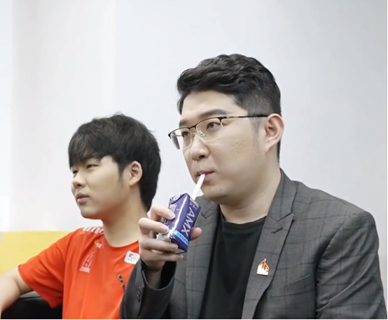 是师亦是友教练awoke和成都ag超玩会的故事