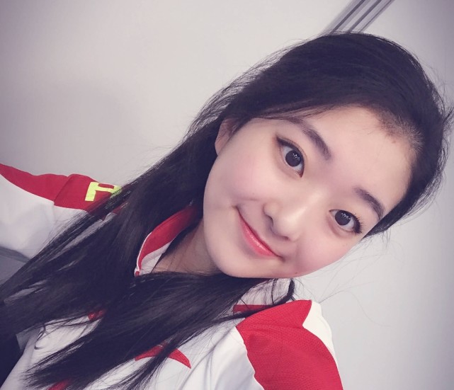 中国花滑美女李子君公布恋情,男友身份引热议,网友却喊话樊振东