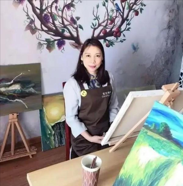 然后二人带着自制的手枪前往殷建华的家中,逼迫殷建华的妻子将财物交