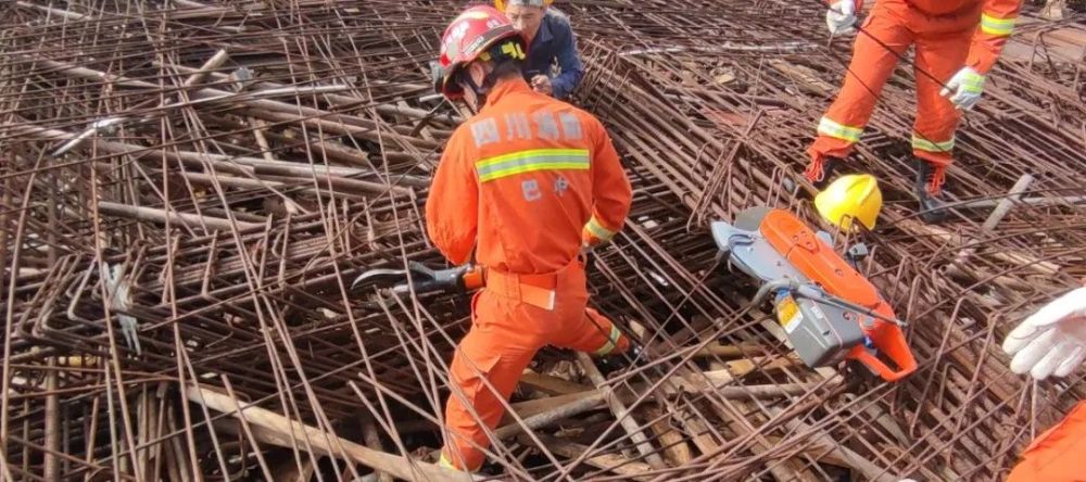 突發:平昌一爛尾樓工地發生垮塌事故,1名施工人員被困