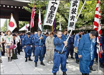 日本防衛大臣岸信夫參拜靖國神社