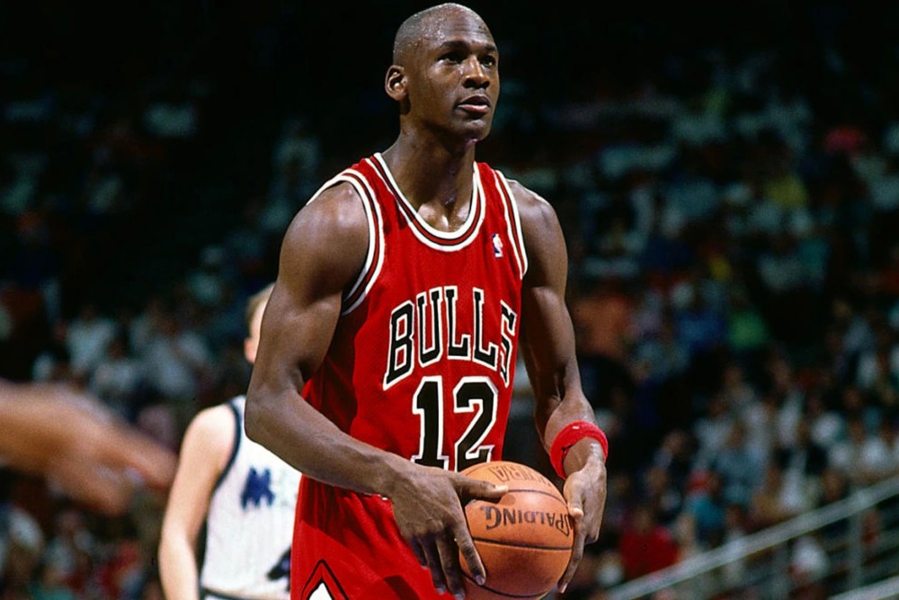 哈基姆-奥拉朱旺 美媒评NBA5大攻防一体球星！乔丹科比霸榜！詹姆斯落选！