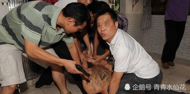 说他来了小孩就不敢哭,当地人只认他不认县长|重庆|王兴平|巫山县|黑