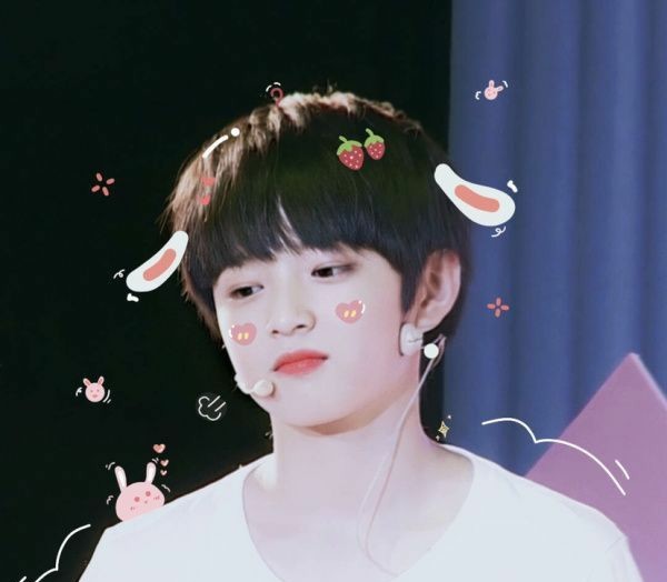 当刘耀文还是一米六的小崽崽的时候萌哭了