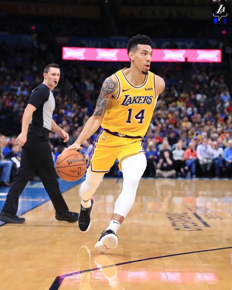 面对霍华德的招募,丹尼格林为什么拒绝返回湖人队?