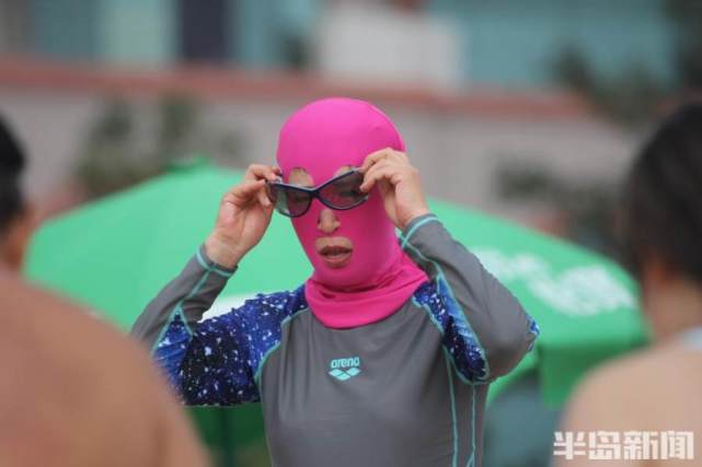 8月14日,周六,青岛海滨最高温度30℃,海水温度26℃左右,正是适合"洗海