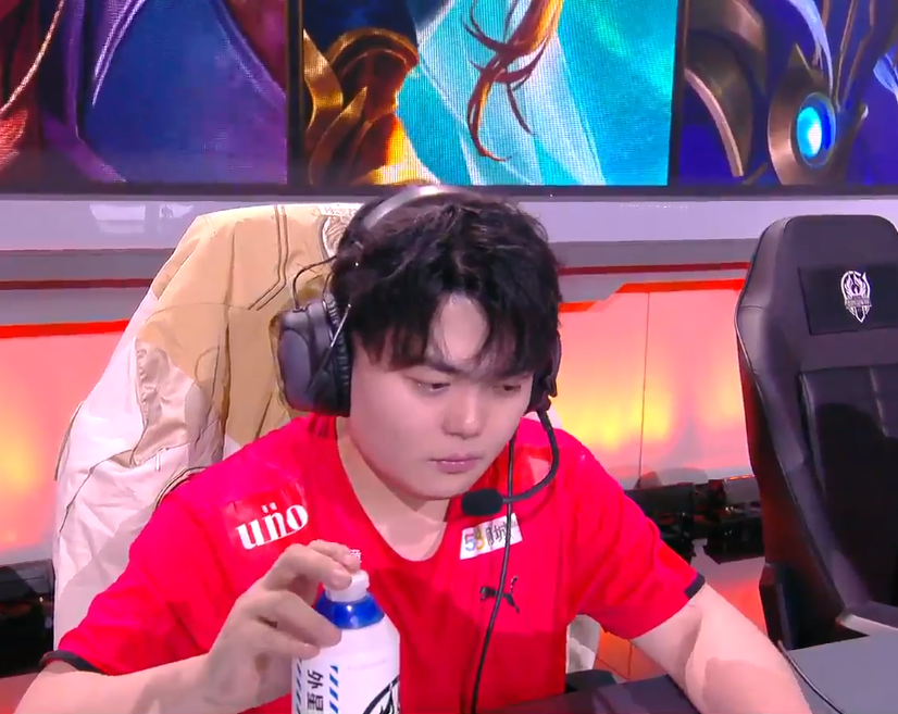 ag张角官宣引咎辞职,主动承担世冠失利主要责任,月光暗示新教练人选