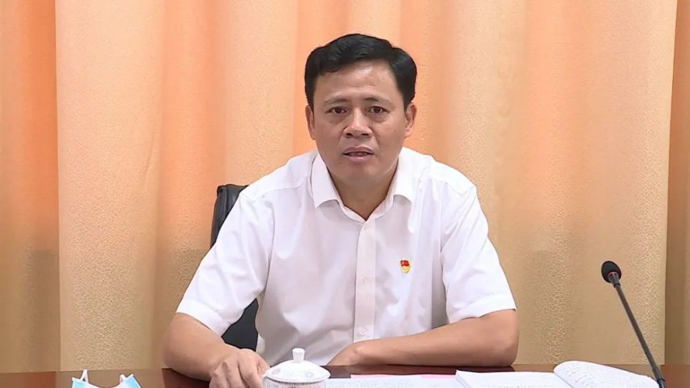 8月12日上午,县委书记吴文恩,县委副书记,县长吴海端带队深入我县政法