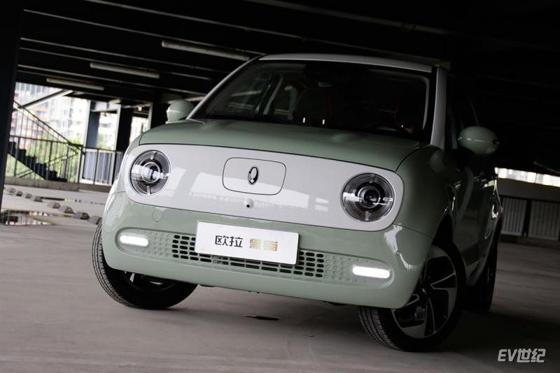 外观微调内饰配双联屏2022款欧拉黑猫上市售698万元起