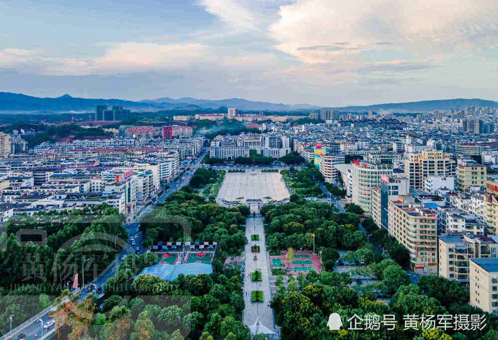 江西江河水面達162000畝的縣,長征第一渡景色美,城建快旅遊熱