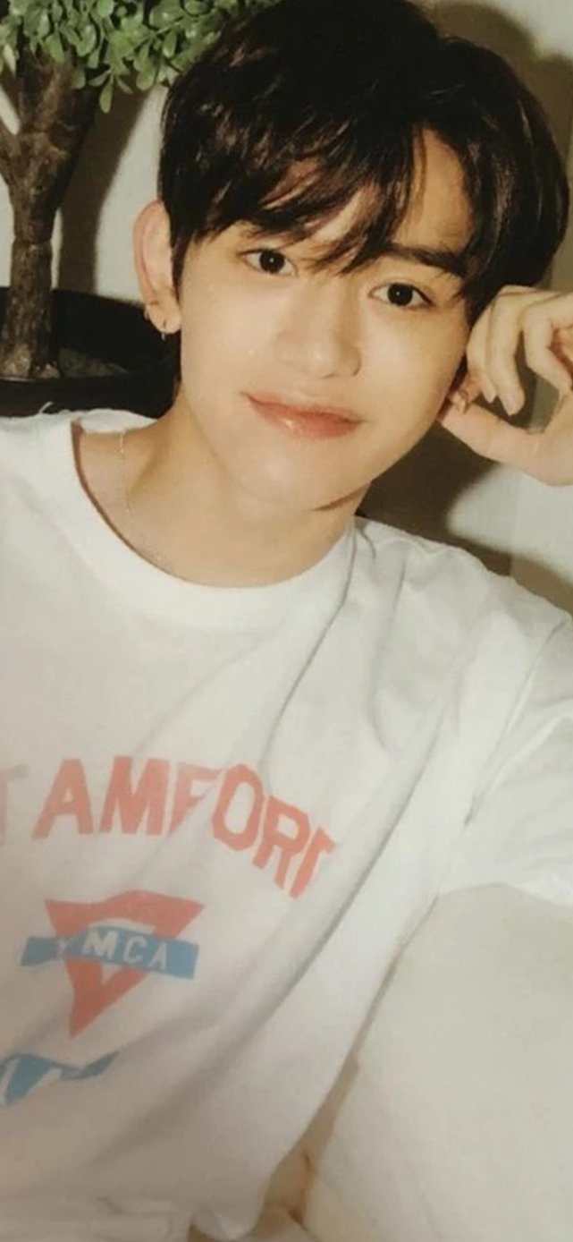 黄旭熙壁纸港风靓仔