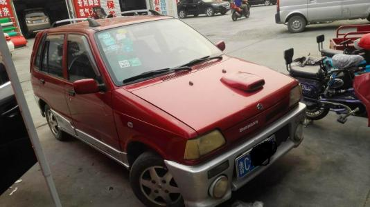 红色长安奥拓这辆车车主叫刘泉,男性,30岁,平江县环卫所下岗工人.