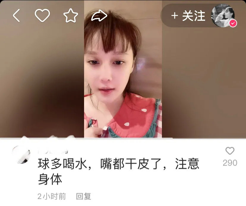 于月仙去世后，赵本山女儿首次露面，眼睛红肿，嗓子都哑了