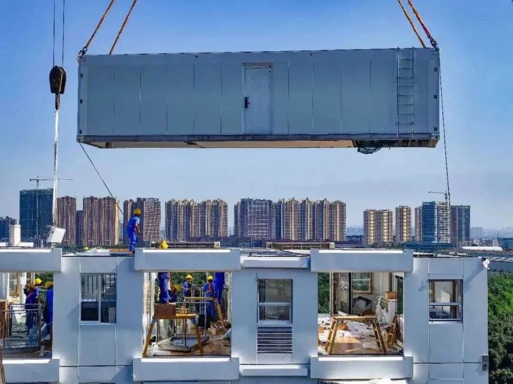 大会开幕前,与会嘉宾一同参观了位于远大城里的全球首座不锈钢低碳