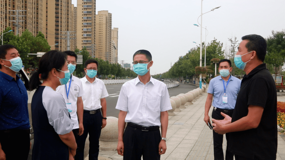 门保彬先后到区公安局,卫健局,滨湖公园,部分隔离点