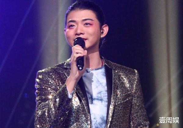 霍尊告别演艺工作,母亲被气到住医院,否认陈露花了上百万!