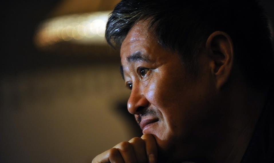 于月仙葬礼刚办完,丈夫张学松却默默点赞美女视频,引发争议