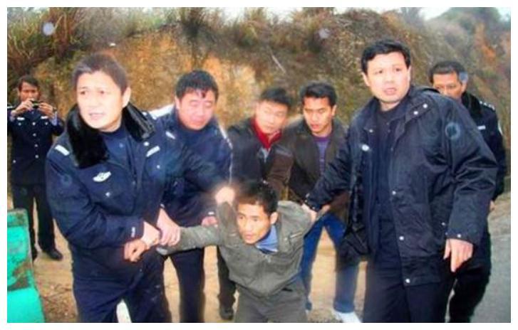 延吉杀人魔金春日落网记老实人报复社会杀害14人2002年被枪毙