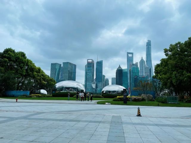 虹口北外滩绿地惊现"芝加哥云门"?