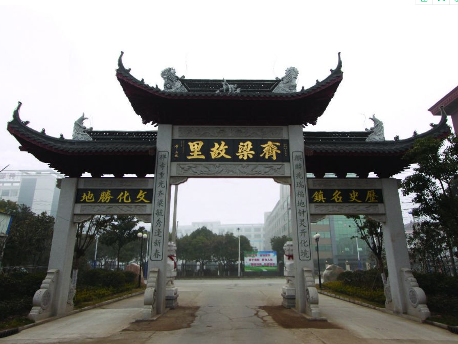 这里就是孟河古镇,位于江苏常州,其实早在汉代的时候,这里还是一处小