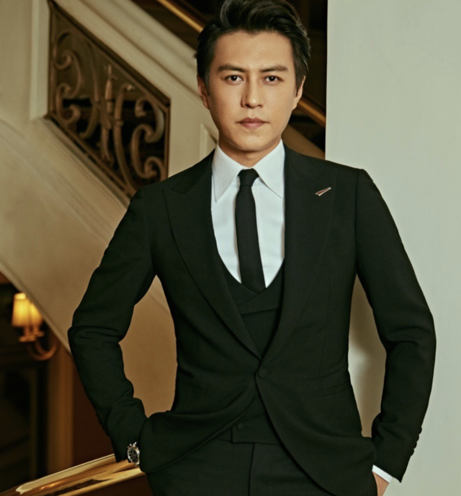 现代装帅气古装却奇丑的男星朱亚文像老头靳东油腻臃肿