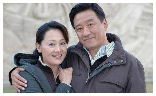 高峰王姬的老公的照片图片