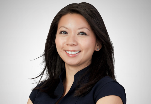 每日电讯报驻华记者sophia yan