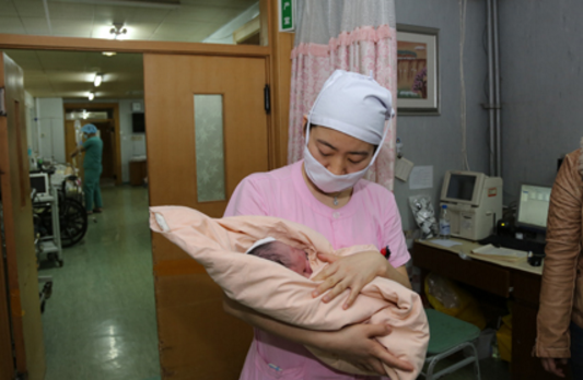 顺产"备皮"尴尬?剃毛这一关,剖腹产产妇也躲不过,别不好意思