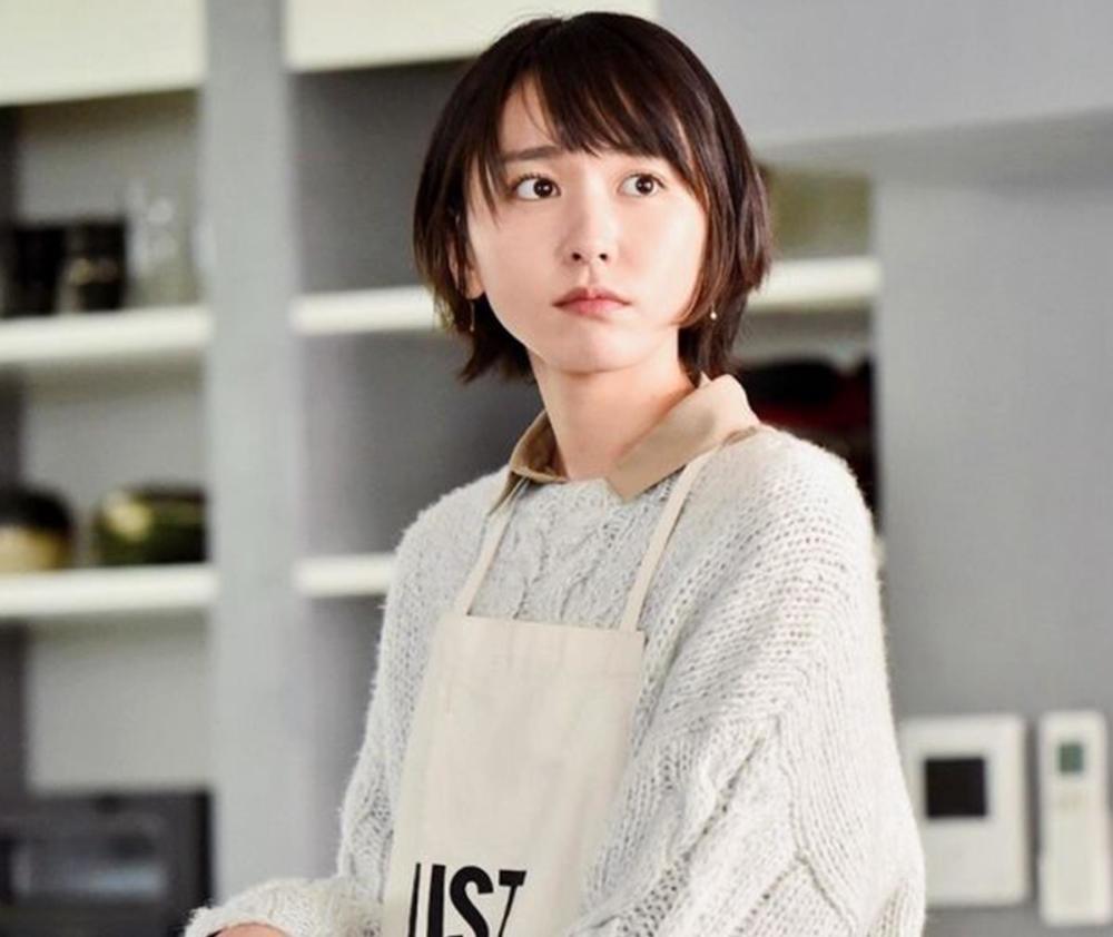 新垣结衣是什么人她什么时候发行了个人首本写真集