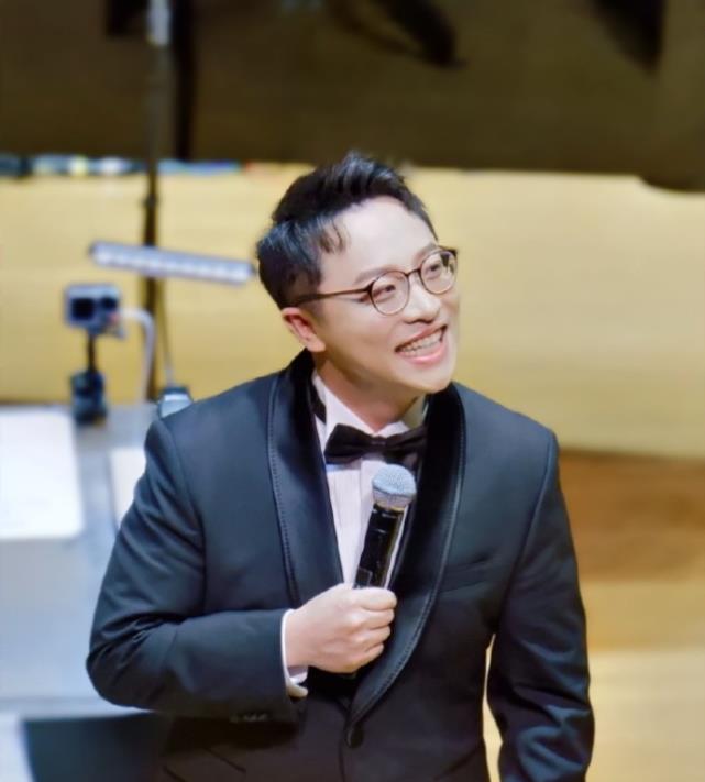 霍尊群聊成员身份被扒歌手唐汉霄被无辜波及因流言丢掉工作后发声澄清