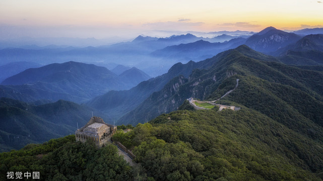 北京九眼楼自然风景区满目青翠
