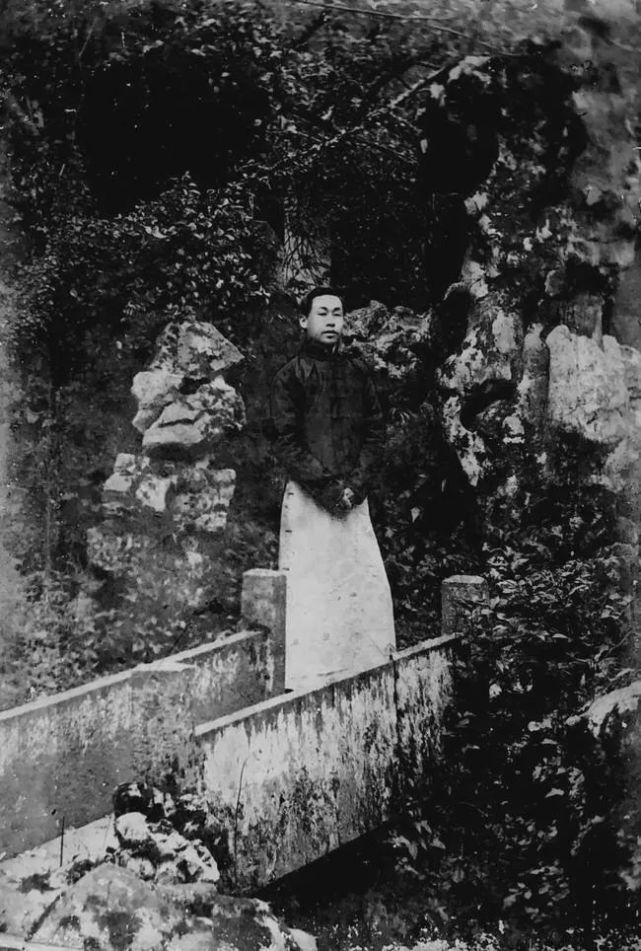 李叔同:西湖夜游记(文言原文 白话翻译)