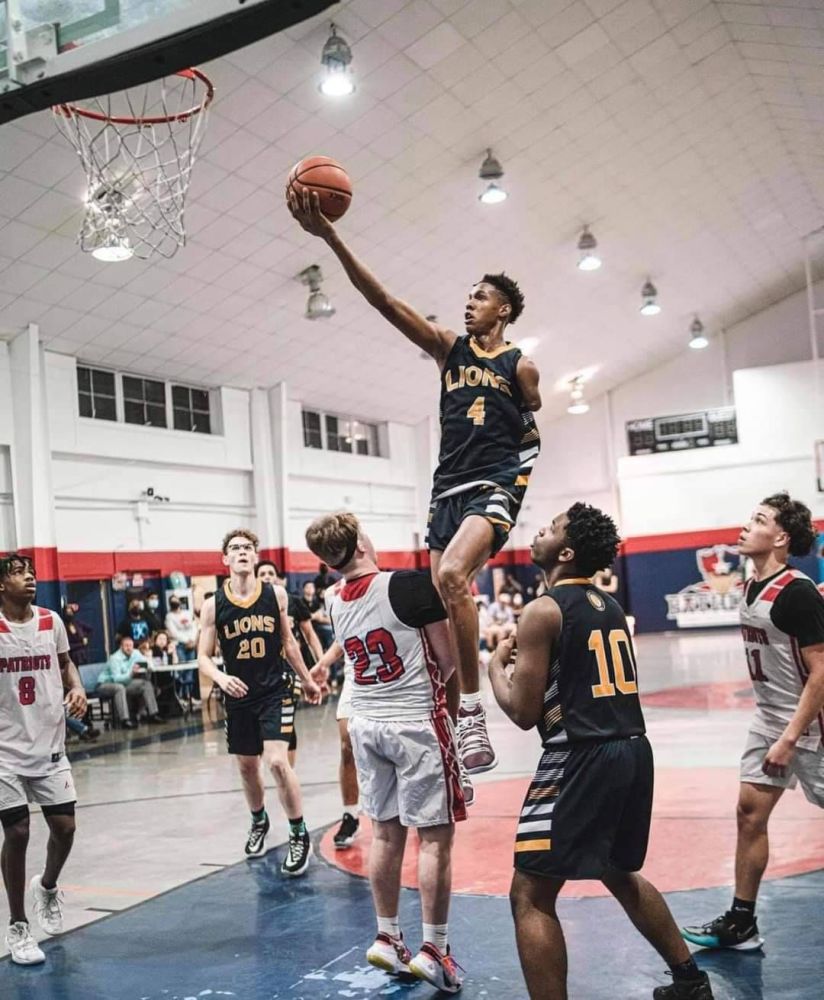 美国独臂少年获得ncaa d1级大学邀请继续他的篮球梦!