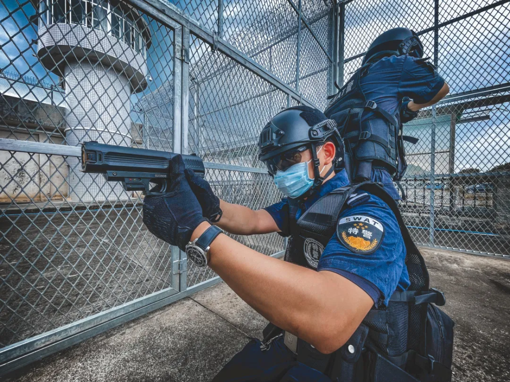 06关于swat和工作special weapons and tactics(特殊武器与战术),我们