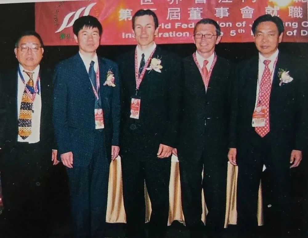 这位晋江人获颁"终身成就奖"!