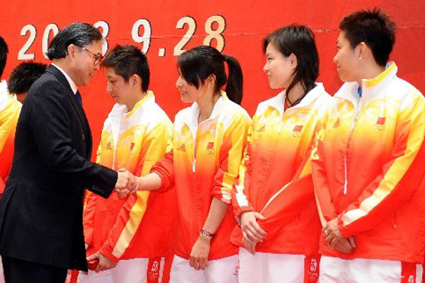 郭晶晶家出手奖励中国队,获奖者都有黄金 现金,总共要花多少?