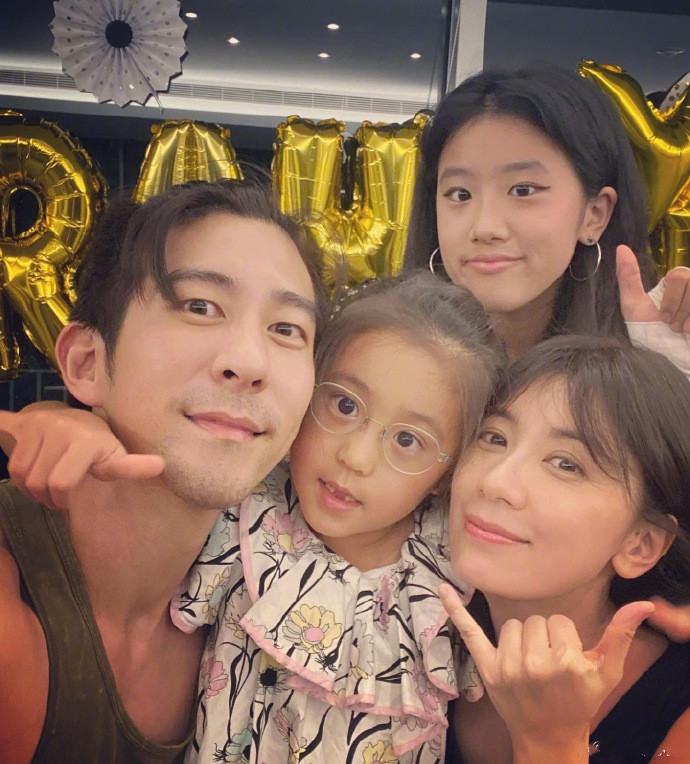 贾静雯庆女儿满6岁,咘咘生日愿望是疫情消失,全家人健