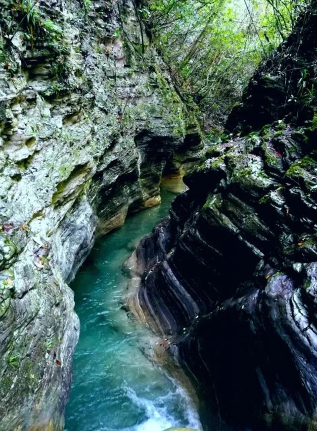 探寻天星镇翡翠大峡谷!