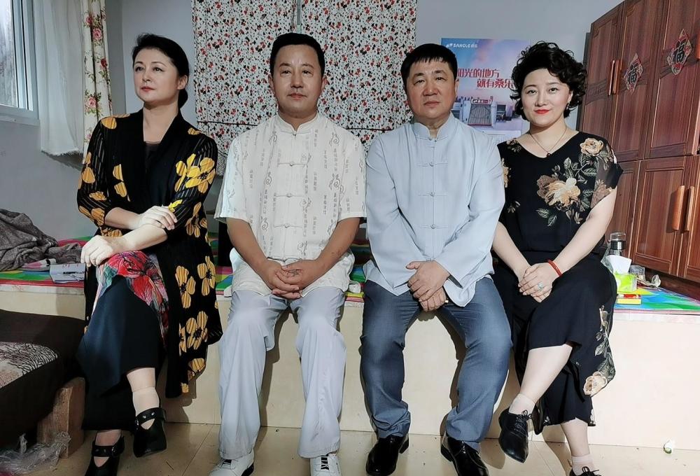 王小宝透露于月仙葬礼细节:王云哭肿了眼,光慈善头衔念了5分钟