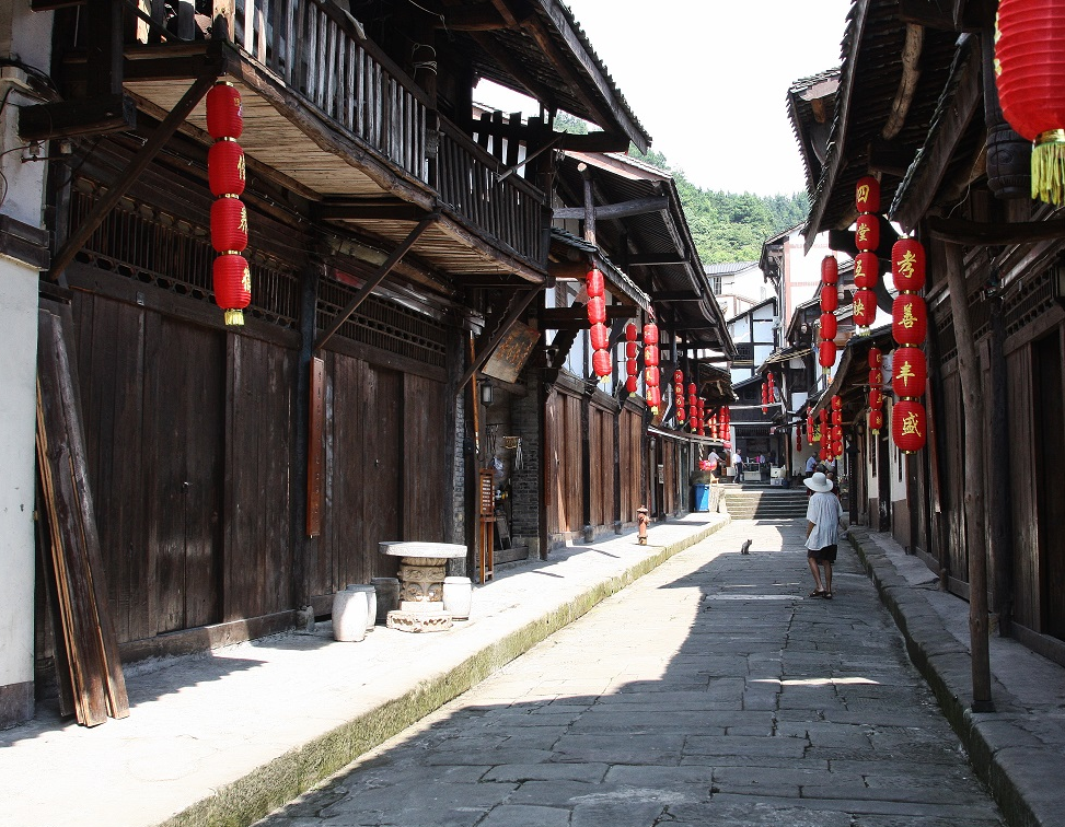 古镇地处巴南,涪陵,南川这三座县市的交汇之处,所以这里还有一个称号